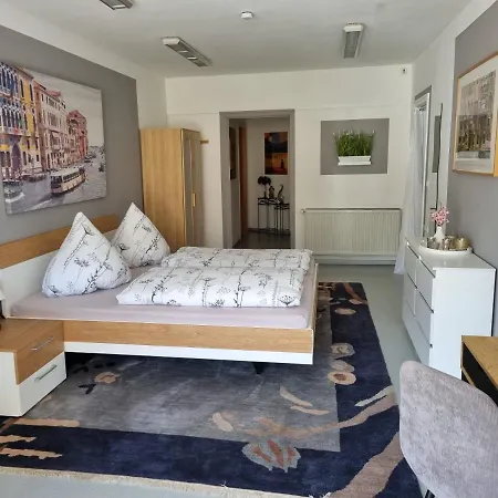 Apartment Eigner